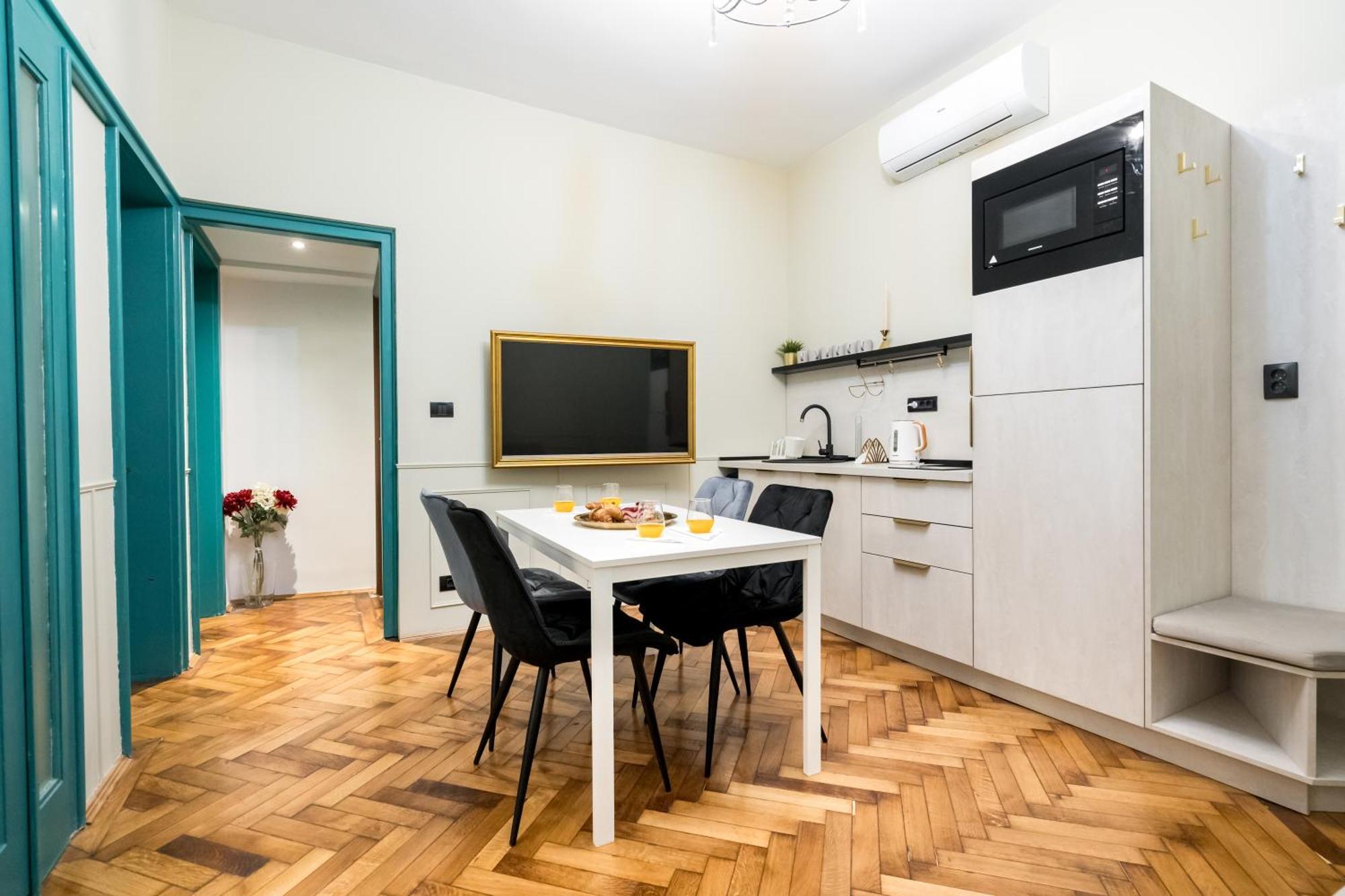 בוקרשט Highline Downtown Residences 6 Persons Family Apartment מראה חיצוני תמונה